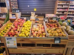 303-biocoop-meyzieu-du-grand-large-magasin-bio-pomme-poire-fruit-legume-local.webp
